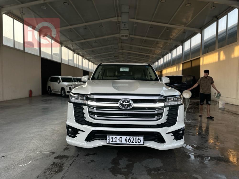 تۆیۆتا لاند کروزەر